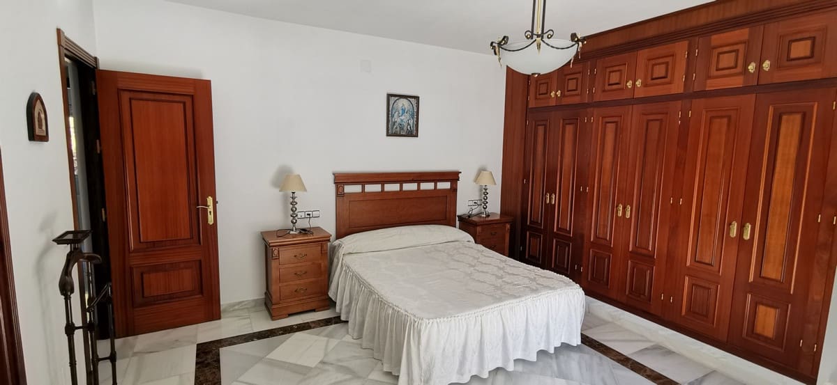 5 sypialnia Willa na sprzedaż w Estepona z basenem garażem - 2 600 000 € (Ref: 9831246)