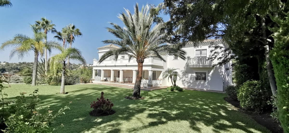 5 sypialnia Willa na sprzedaż w Estepona z basenem garażem - 2 600 000 € (Ref: 9831246)