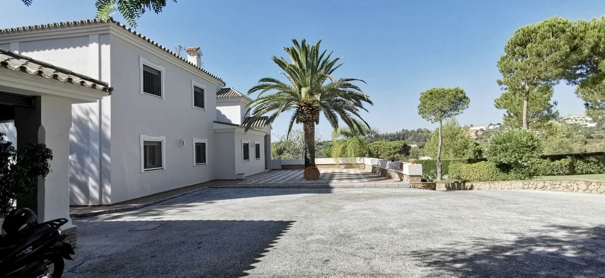 5 sypialnia Willa na sprzedaż w Estepona z basenem garażem - 2 600 000 € (Ref: 9831246)