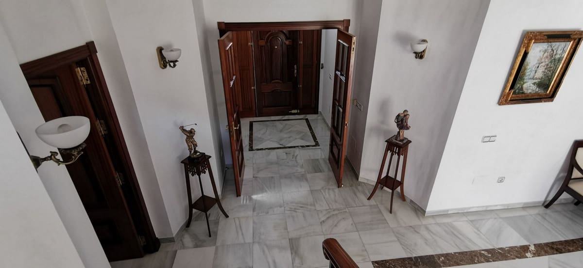 5 sypialnia Willa na sprzedaż w Estepona z basenem garażem - 2 600 000 € (Ref: 9831246)