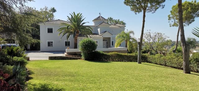 5 sypialnia Willa na sprzedaż w Centro, Estepona z basenem garażem - 2 600 000 € (Ref: 9831246)