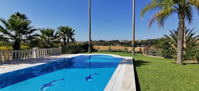 5 sypialnia Willa na sprzedaż w Centro, Estepona z basenem garażem - 2 600 000 € (Ref: 9831246)