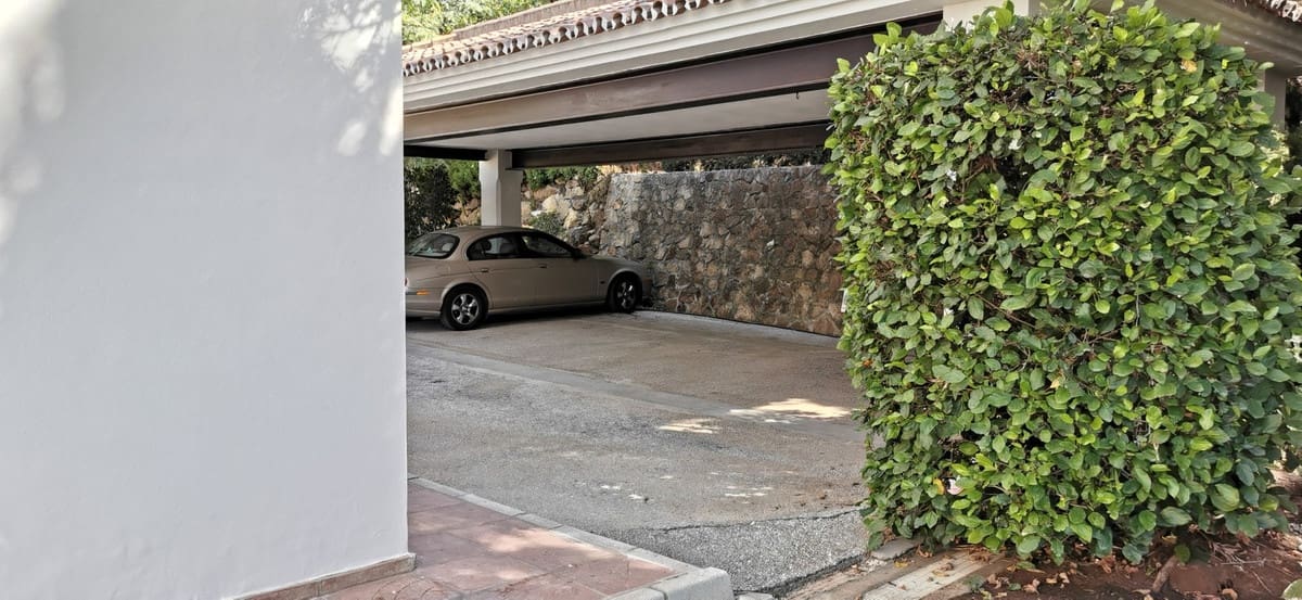 5 sypialnia Willa na sprzedaż w Estepona z basenem garażem - 2 600 000 € (Ref: 9831246)