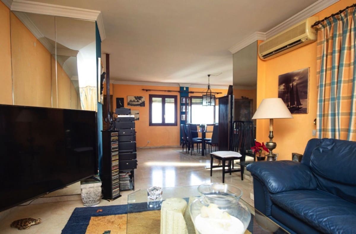 3 chambre Villa/Maison Semi-Mitoyenne à vendre à Marbella avec piscine garage - 620 000 € (Ref: 9831248)