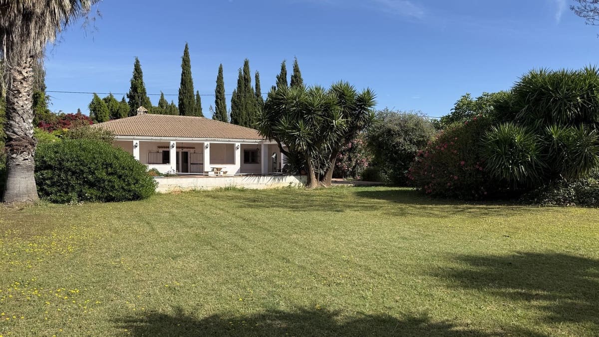 3 bedroom Finca/Country House for sale in Alhaurin el Grande with pool - € 475,000 (Ref: 9831249)