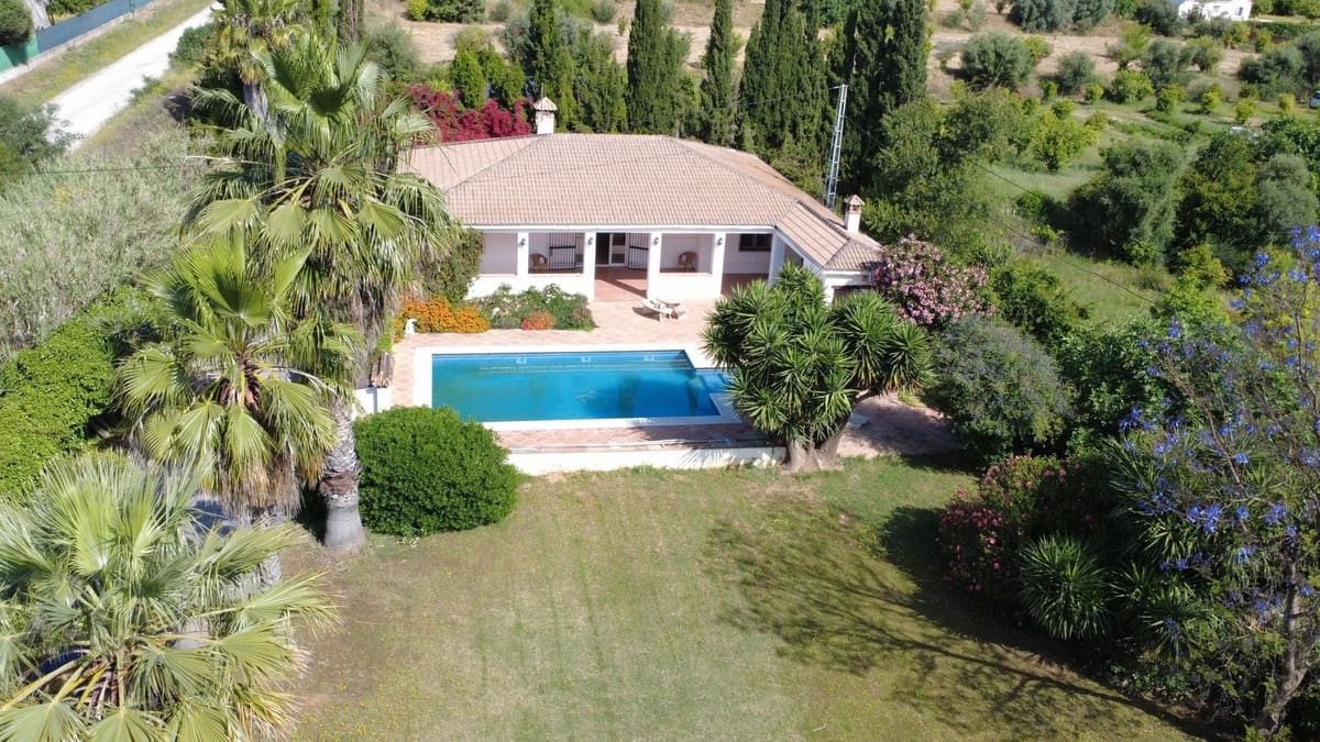 3 bedroom Finca/Country House for sale in Alhaurin el Grande with pool - € 475,000 (Ref: 9831249)