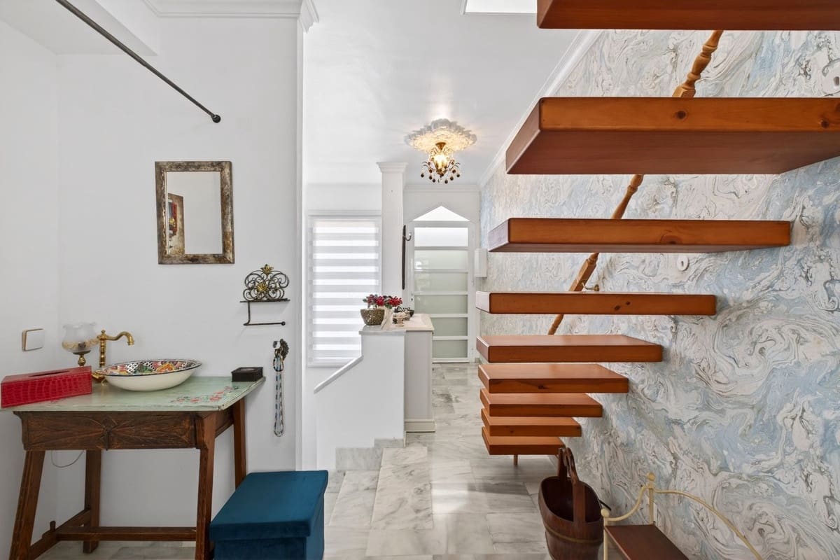 4 slaapkamer Huis te koop in Calahonda met zwembad - € 537.000 (Ref: 9832340)