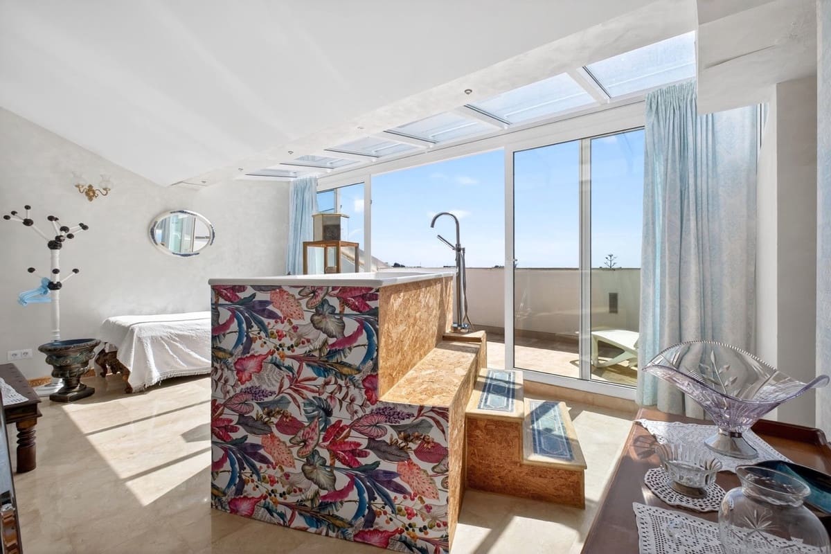 4 slaapkamer Huis te koop in Calahonda met zwembad - € 537.000 (Ref: 9832340)