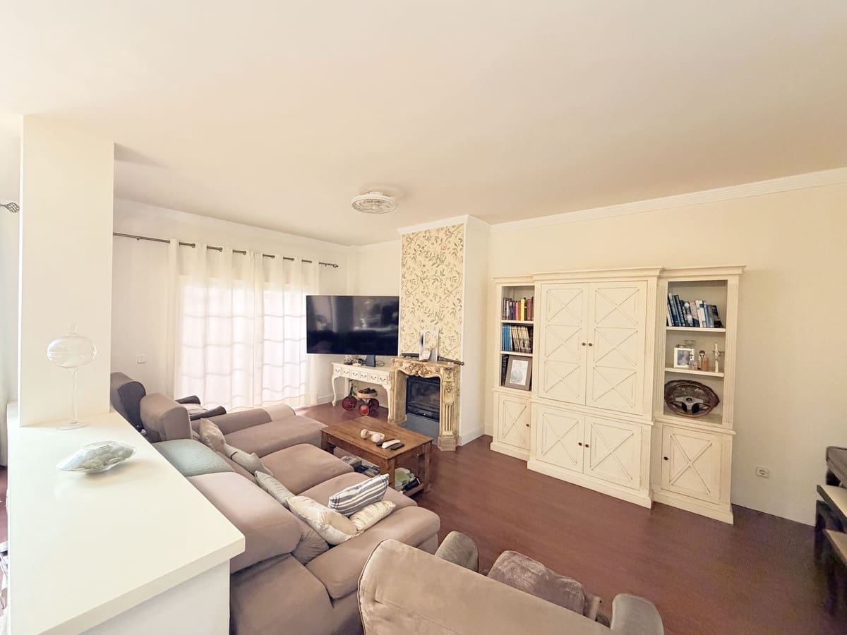 Casa de 4 habitaciones en Sotogrande en venta con piscina garaje - 690.000 € (Ref: 9832341)