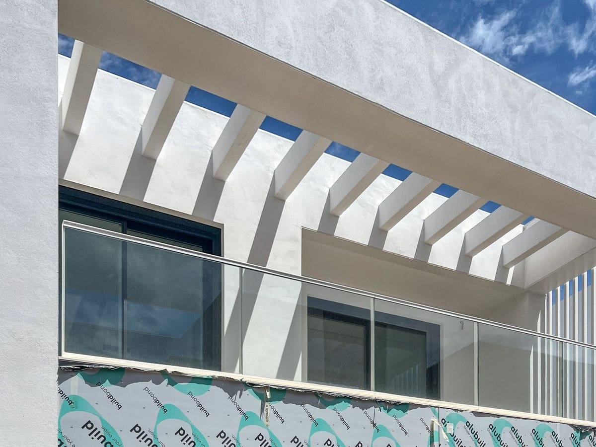 3 bedroom Semi-detached Villa for sale in Elviria with pool - € 950,000 (Ref: 9832342)