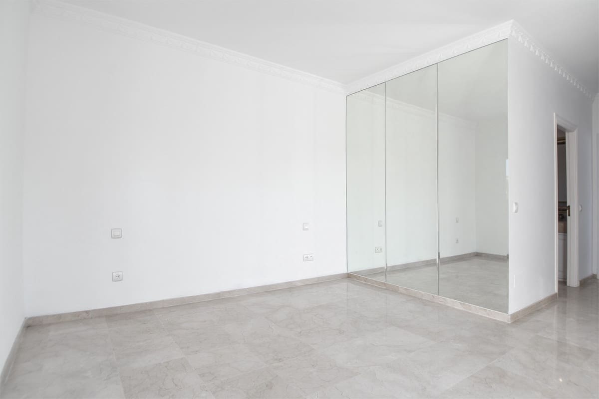 4 bedroom Villa for sale in Nueva Andalucia with pool - € 2,850,000 (Ref: 9832343)