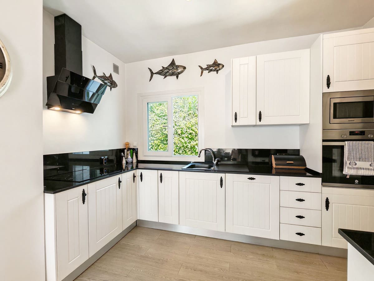 3 soverom Villa til salgs i Calahonda med svømmebasseng - € 1 155 000 (Ref: 9832344)