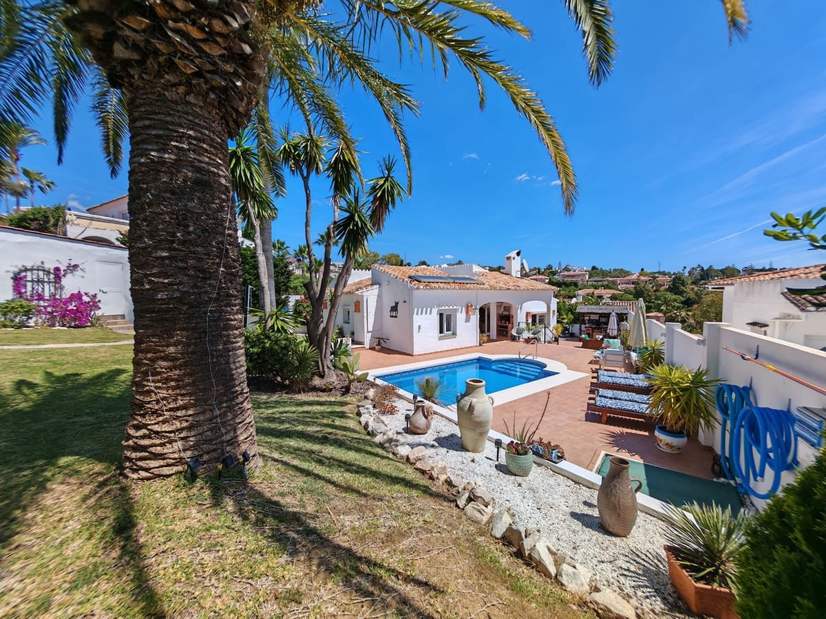 3 soverom Villa til salgs i Calahonda med svømmebasseng - € 1 155 000 (Ref: 9832344)