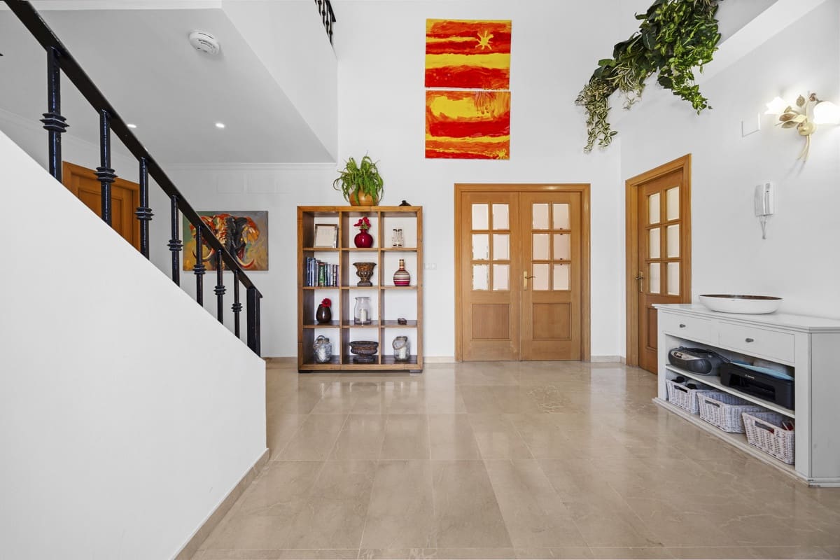 5 camera da letto Villa in vendita in Guadalmina con piscina - 1.350.000 € (Rif: 9832345)