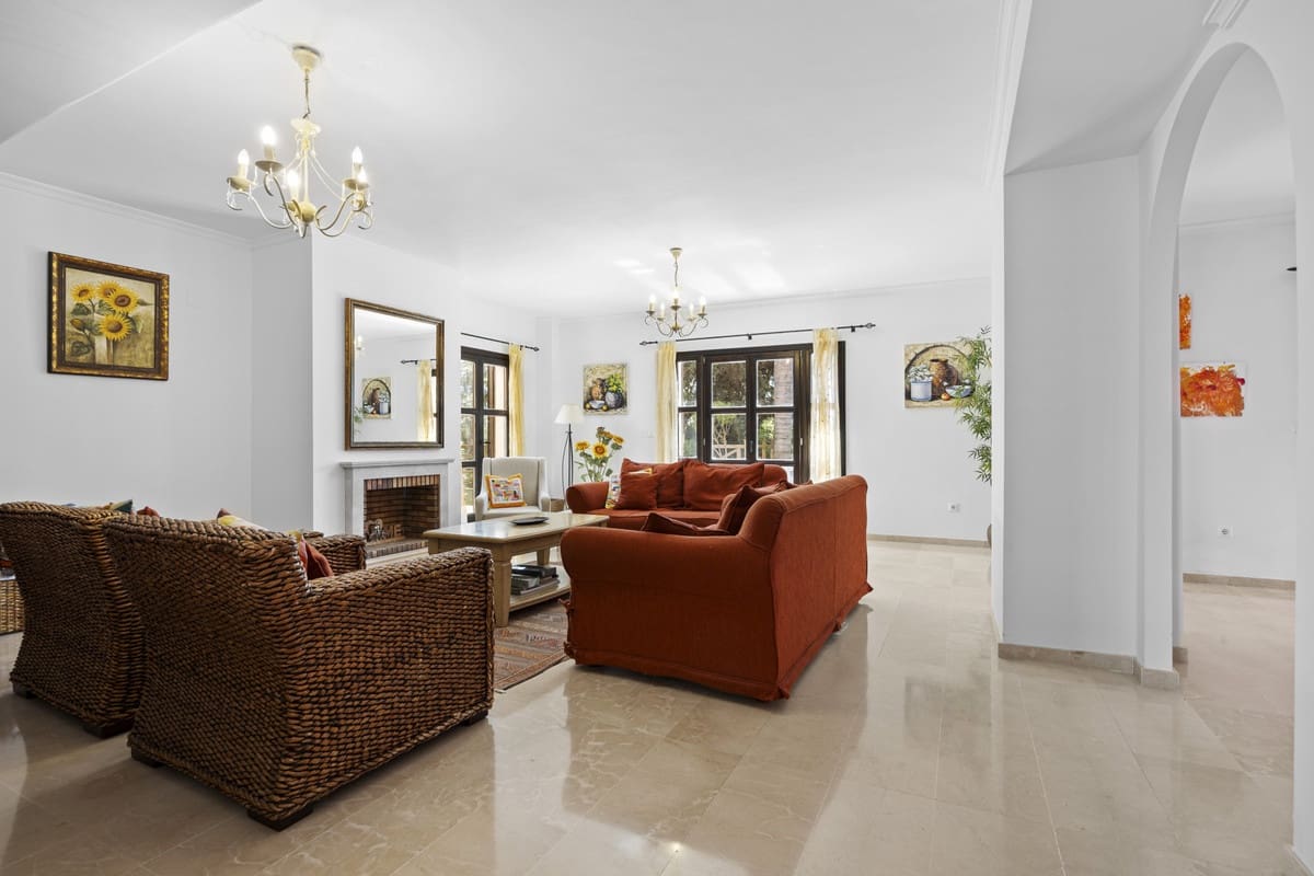 5 camera da letto Villa in vendita in Guadalmina con piscina - 1.350.000 € (Rif: 9832345)