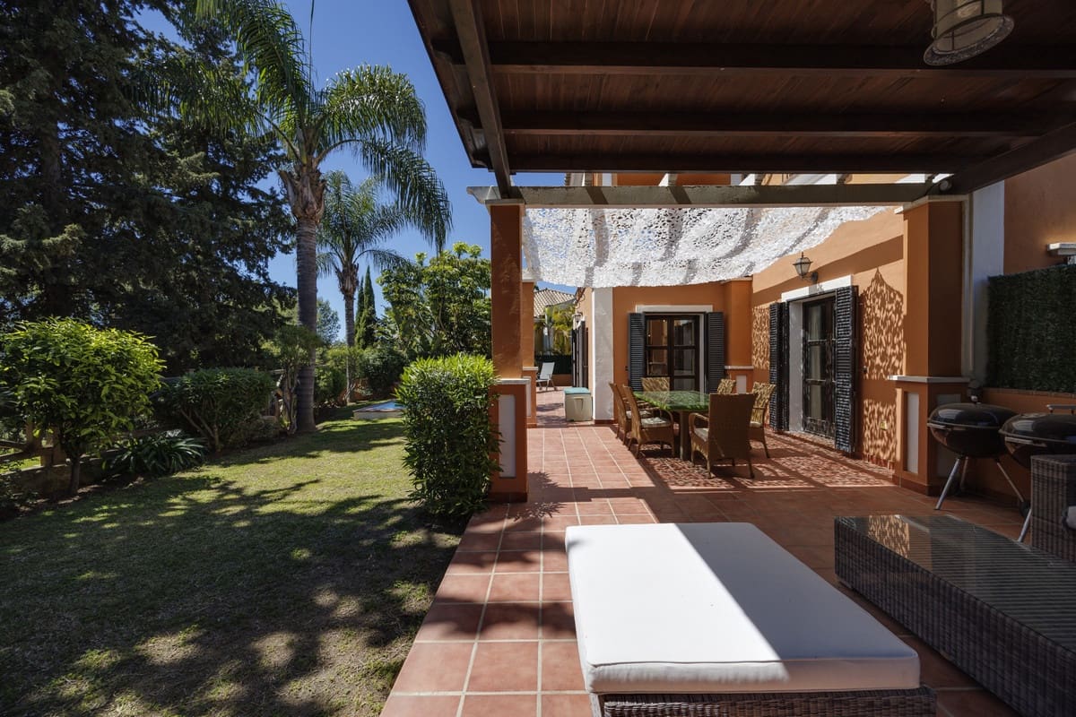5 camera da letto Villa in vendita in Guadalmina con piscina - 1.350.000 € (Rif: 9832345)