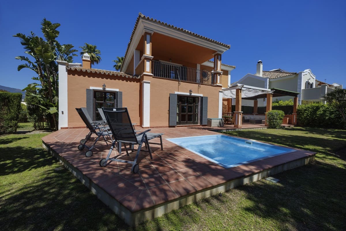 5 camera da letto Villa in vendita in Guadalmina con piscina - 1.350.000 € (Rif: 9832345)