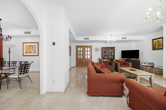 5 chambre Villa/Maison à vendre à Guadalmina Alta, Marbella avec piscine - 1 350 000 € (Ref: 9832345)