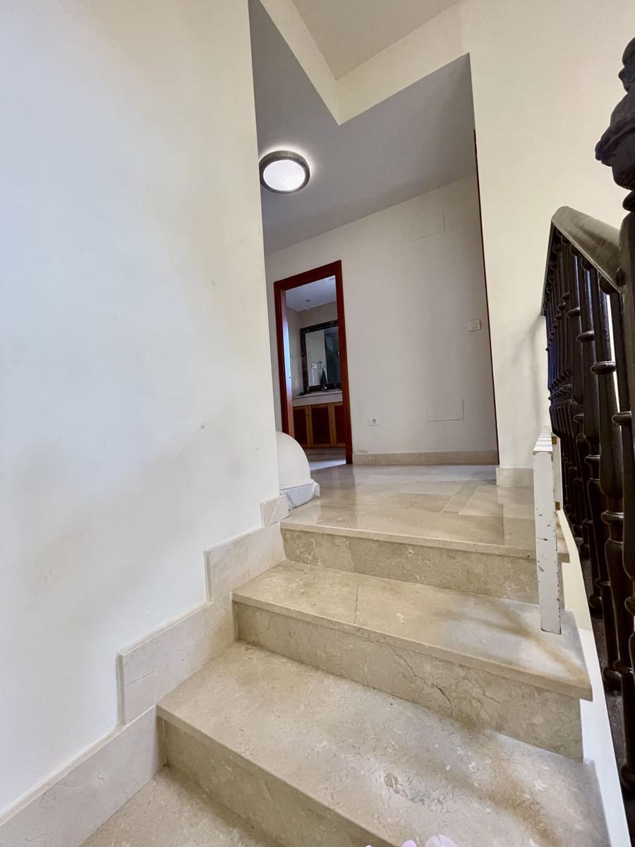 3 Zimmer Haus zu verkaufen in Estepona mit Pool Garage - 499.950 € (Ref: 9832348)