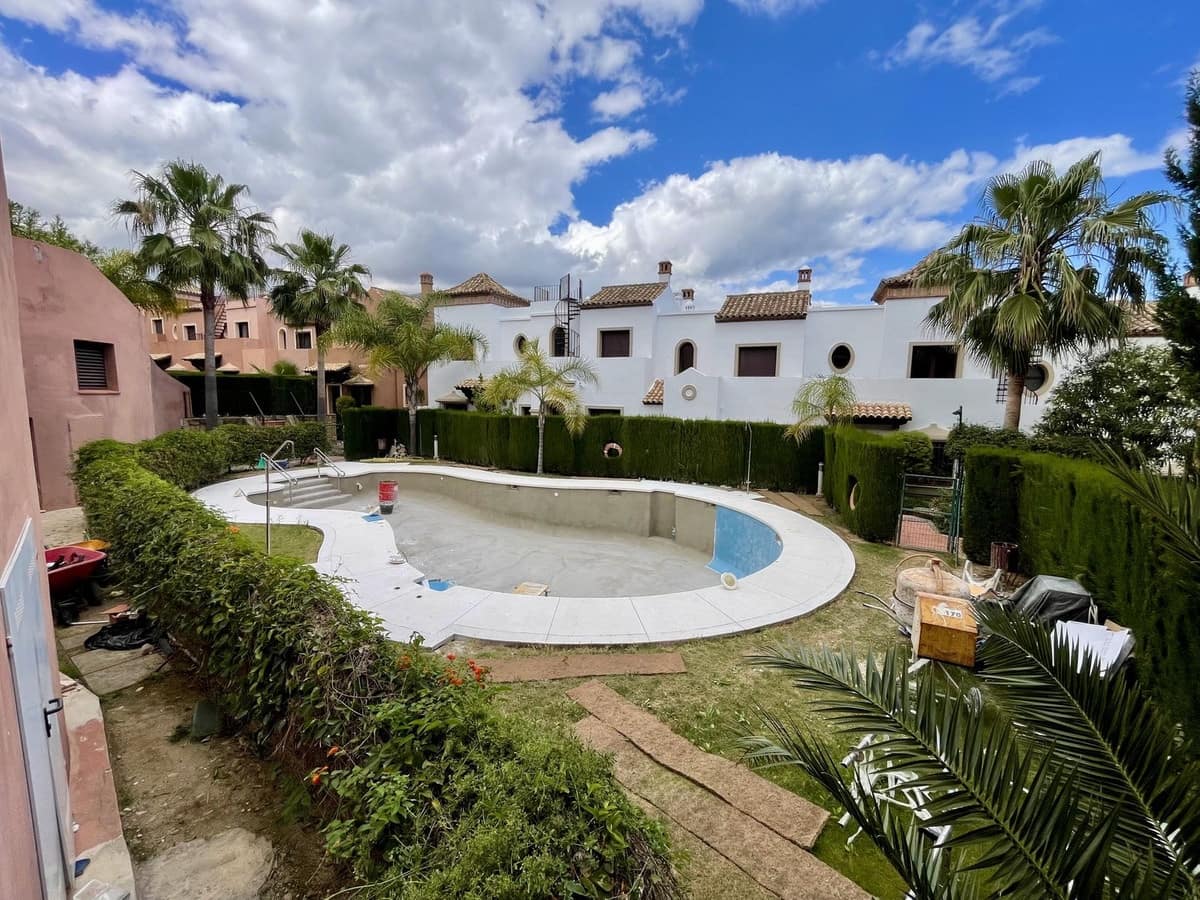 3 Zimmer Haus zu verkaufen in Estepona mit Pool Garage - 499.950 € (Ref: 9832348)