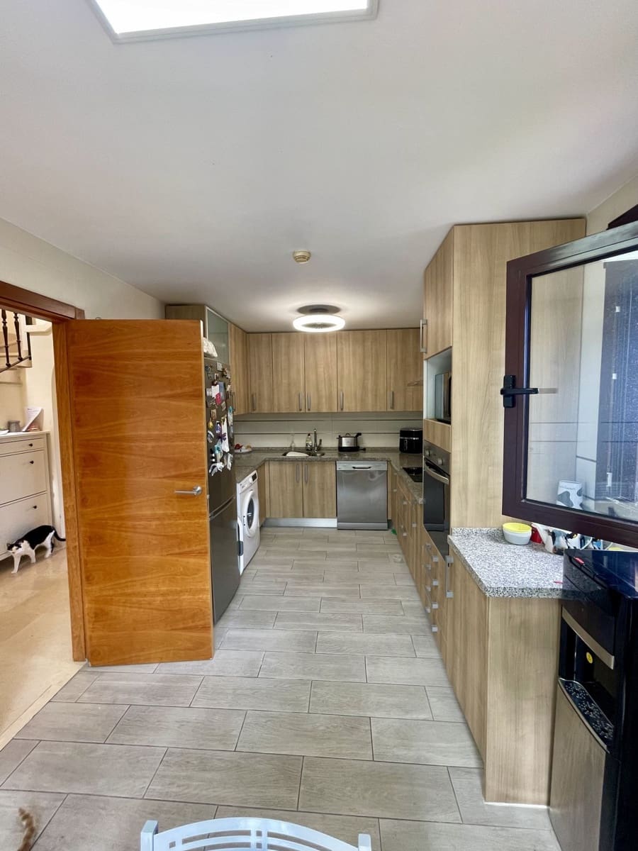 3 Zimmer Haus zu verkaufen in Estepona mit Pool Garage - 499.950 € (Ref: 9832348)