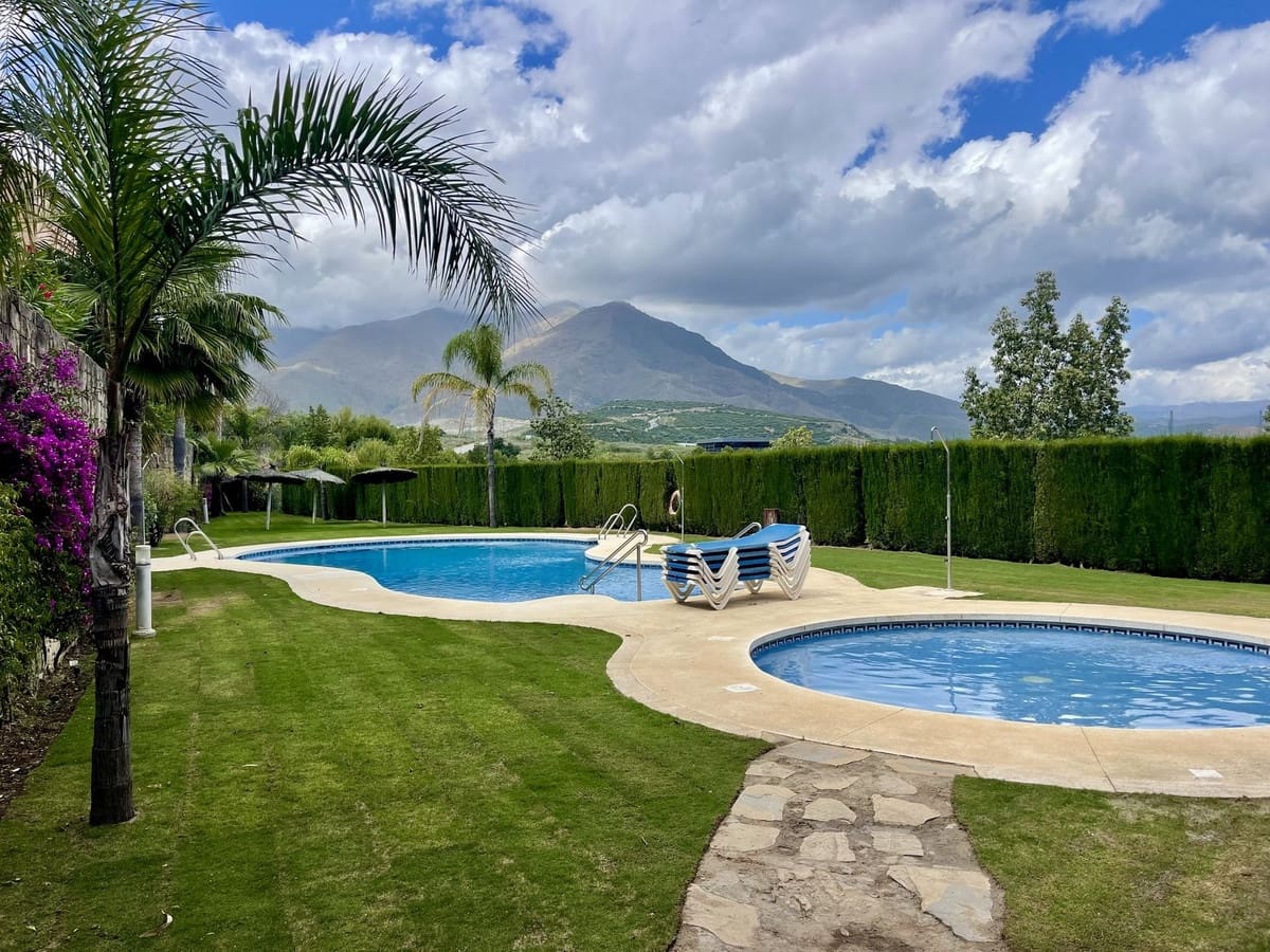 3 Zimmer Haus zu verkaufen in Estepona mit Pool Garage - 499.950 € (Ref: 9832348)