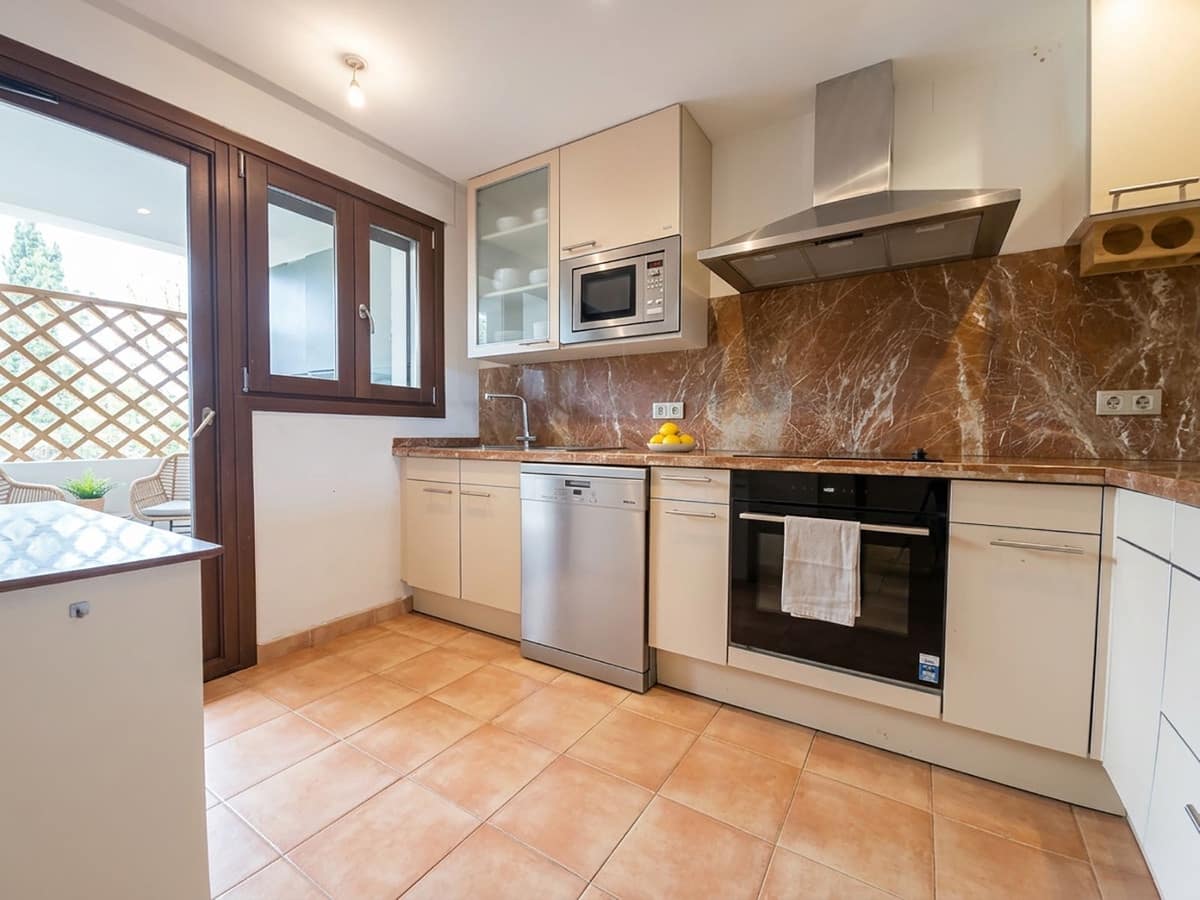 2 Zimmer Haus zu verkaufen in Benahavis mit Pool - 795.000 € (Ref: 9832349)
