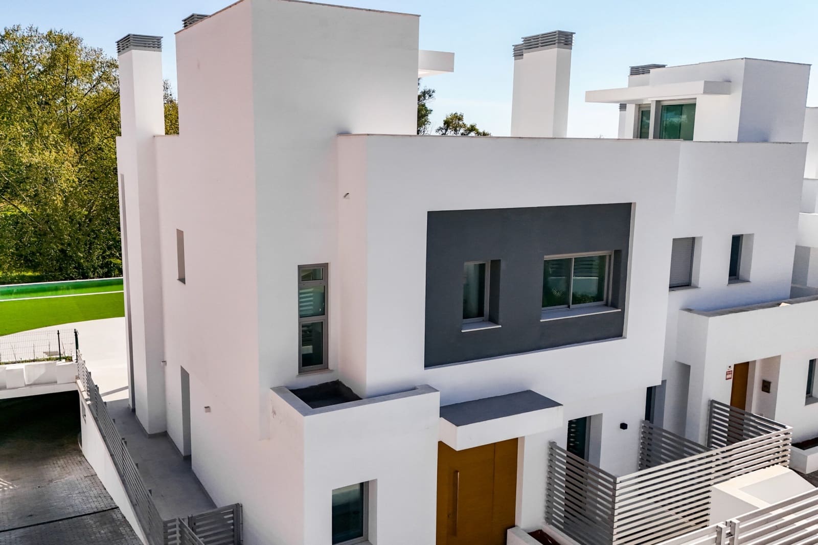 3 slaapkamer Halfvrijstaande villa te koop in San Pedro de Alcantara met zwembad - € 1.325.000 (Ref: 9836477)