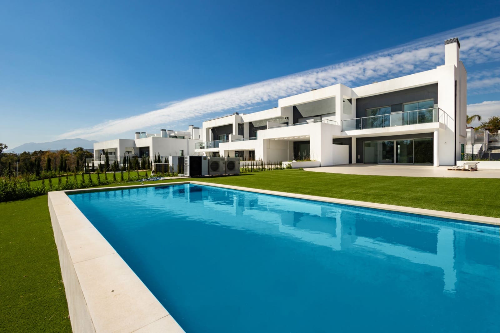 3 slaapkamer Halfvrijstaande villa te koop in San Pedro de Alcantara met zwembad - € 1.325.000 (Ref: 9836477)