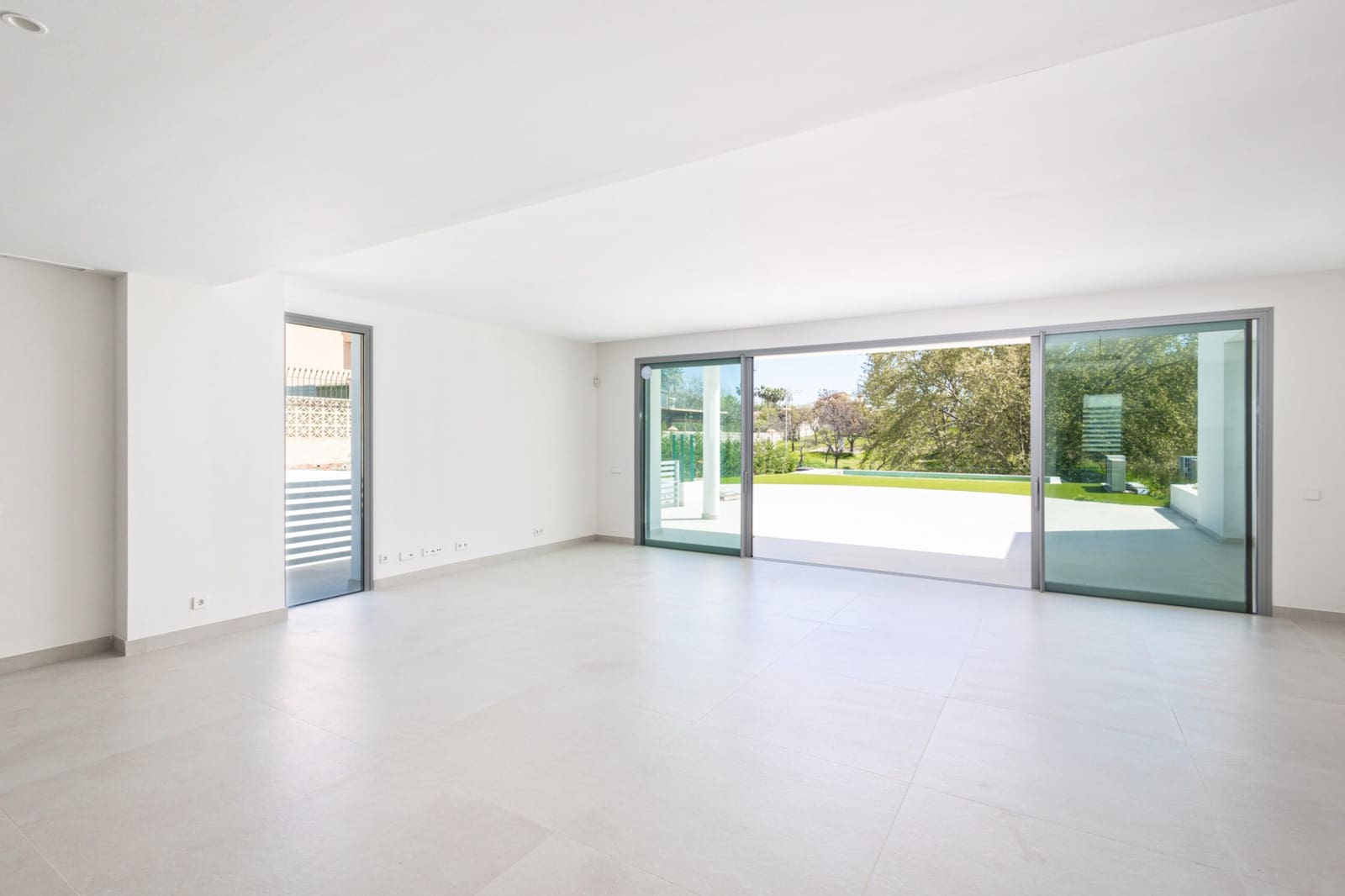 3 slaapkamer Halfvrijstaande villa te koop in San Pedro de Alcantara met zwembad - € 1.325.000 (Ref: 9836477)