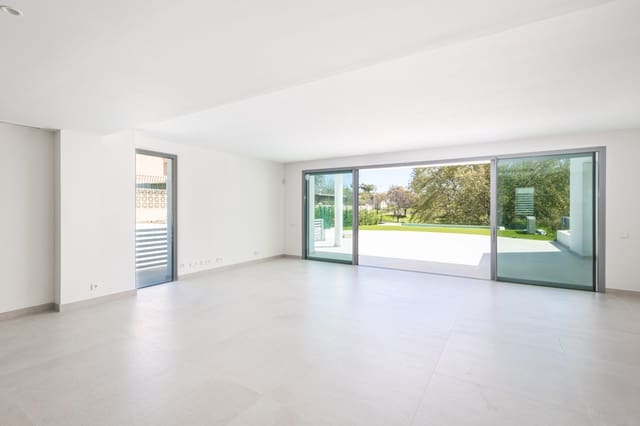 3 soveværelse Semi-Rækkehus til salg i San Pedro de Alcántara Pueblo, Marbella med swimmingpool - € 1.325.000 (Ref: 9836477)