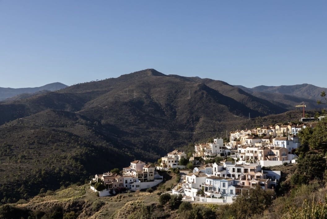 4 sypialnia Dom na sprzedaż w Benahavis z basenem - 749 500 € (Ref: 9836478)