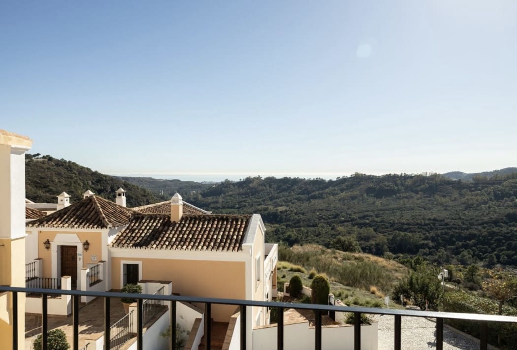 4 sypialnia Dom na sprzedaż w Benahavis z basenem - 749 500 € (Ref: 9836478)
