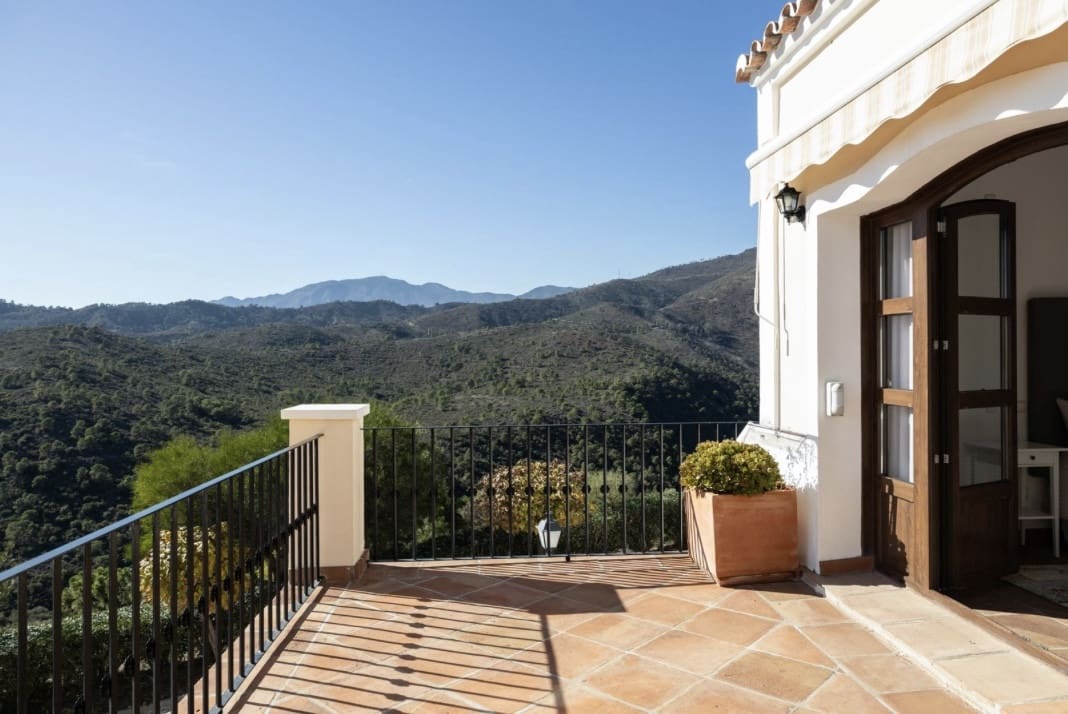 4 sypialnia Dom na sprzedaż w Benahavis z basenem - 749 500 € (Ref: 9836478)