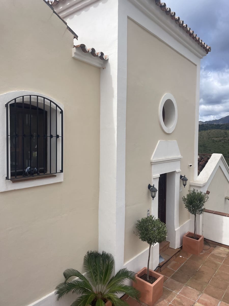 4 sypialnia Dom na sprzedaż w Benahavis z basenem - 749 500 € (Ref: 9836478)