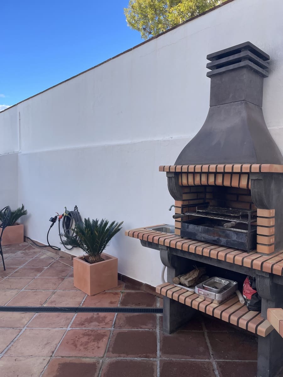 4 sypialnia Dom na sprzedaż w Benahavis z basenem - 749 500 € (Ref: 9836478)