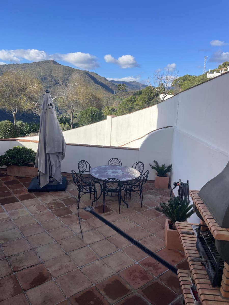 4 sypialnia Dom na sprzedaż w Benahavis z basenem - 749 500 € (Ref: 9836478)