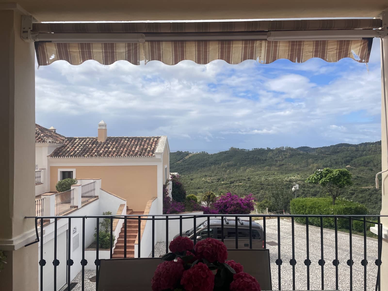 4 sypialnia Dom na sprzedaż w Benahavis z basenem - 749 500 € (Ref: 9836478)