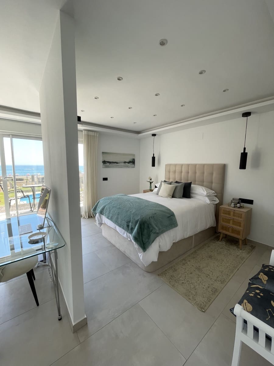 3 soveværelse Byhus til salg i Casares med swimmingpool - € 950.000 (Ref: 9836479)