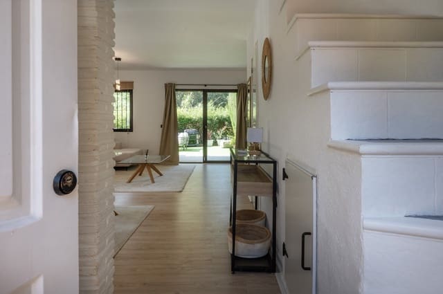 2 soveværelse Byhus til salg i Calahonda, Mijas med swimmingpool - € 495.000 (Ref: 9836480)
