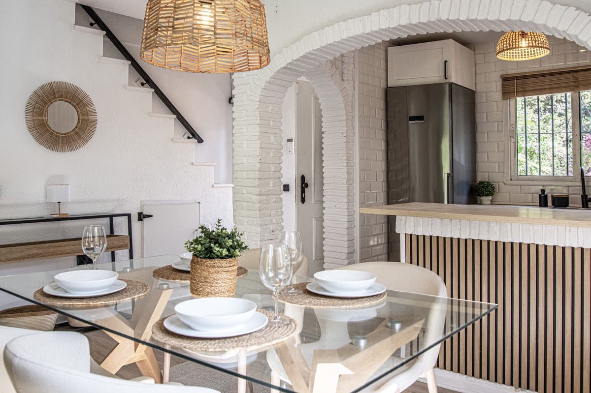 2 bedroom Semi-detached Villa for sale in Calahonda with pool - € 495,000 (Ref: 9836480)