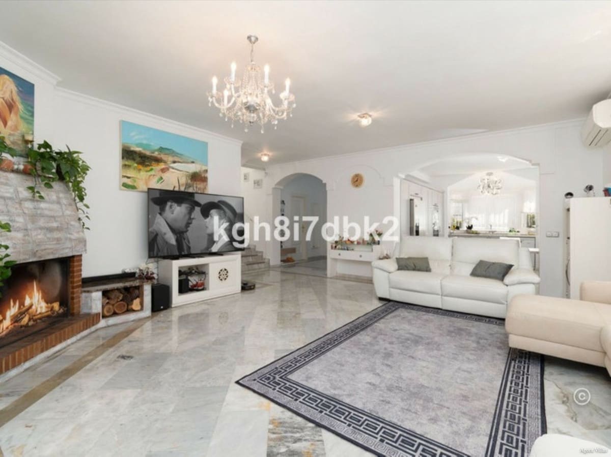 4 chambre Villa/Maison à vendre à New Golden Mile avec piscine garage - 995 000 € (Ref: 9836481)