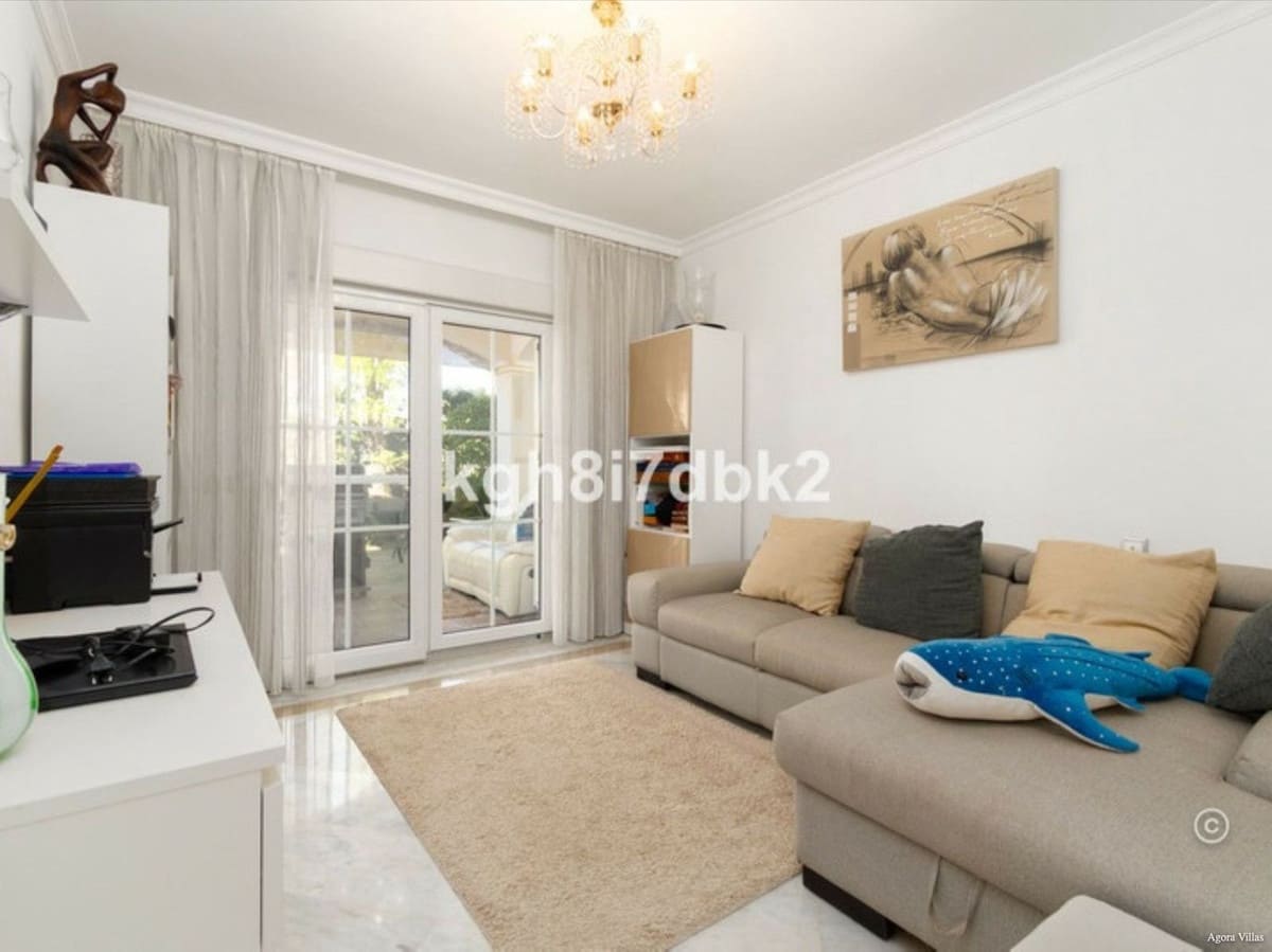 4 chambre Villa/Maison à vendre à New Golden Mile avec piscine garage - 995 000 € (Ref: 9836481)