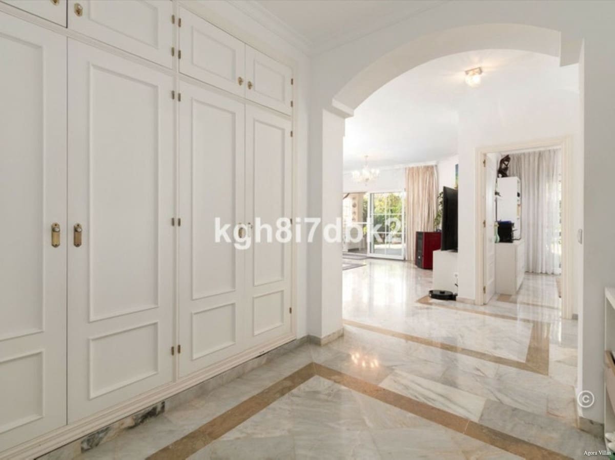 4 chambre Villa/Maison à vendre à New Golden Mile avec piscine garage - 995 000 € (Ref: 9836481)