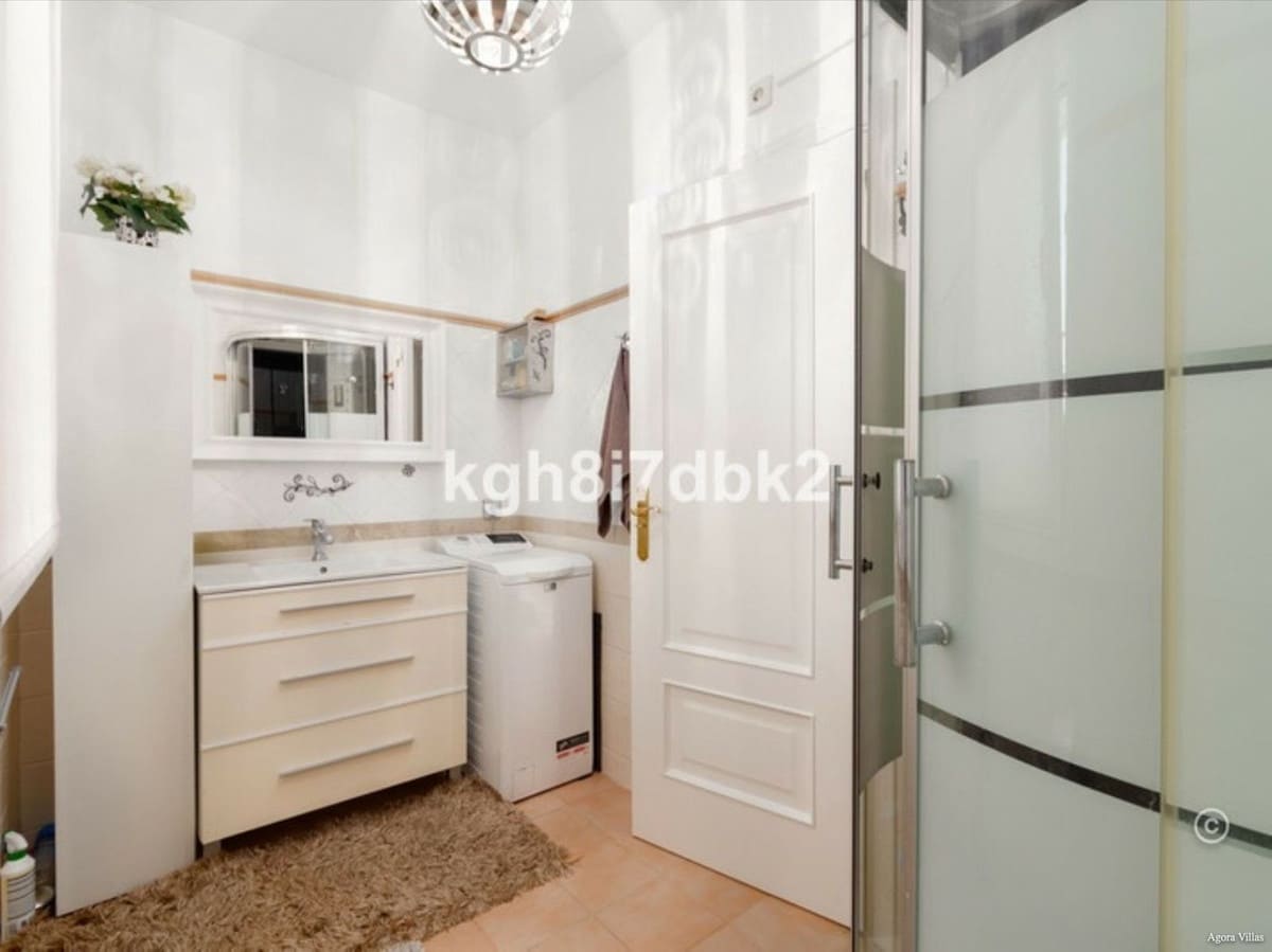 4 chambre Villa/Maison à vendre à New Golden Mile avec piscine garage - 995 000 € (Ref: 9836481)