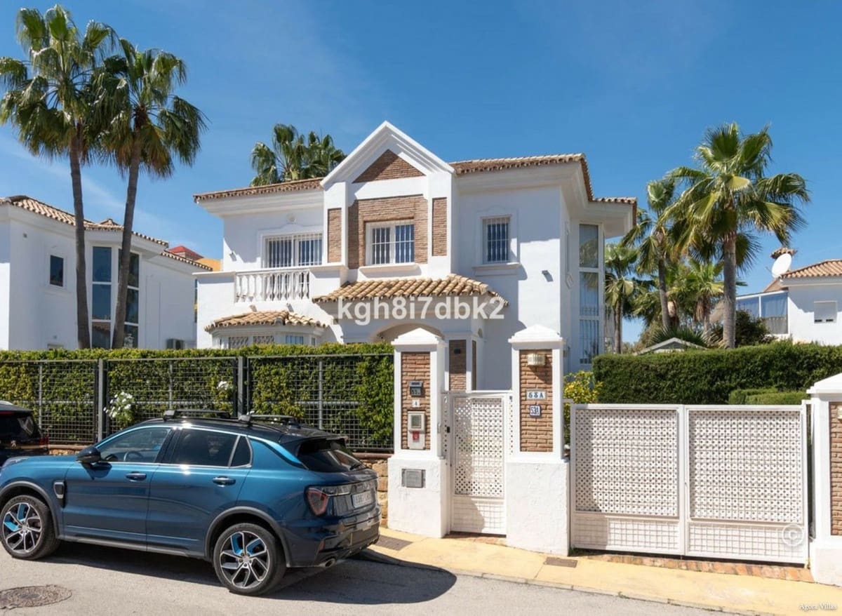 4 chambre Villa/Maison à vendre à New Golden Mile avec piscine garage - 995 000 € (Ref: 9836481)