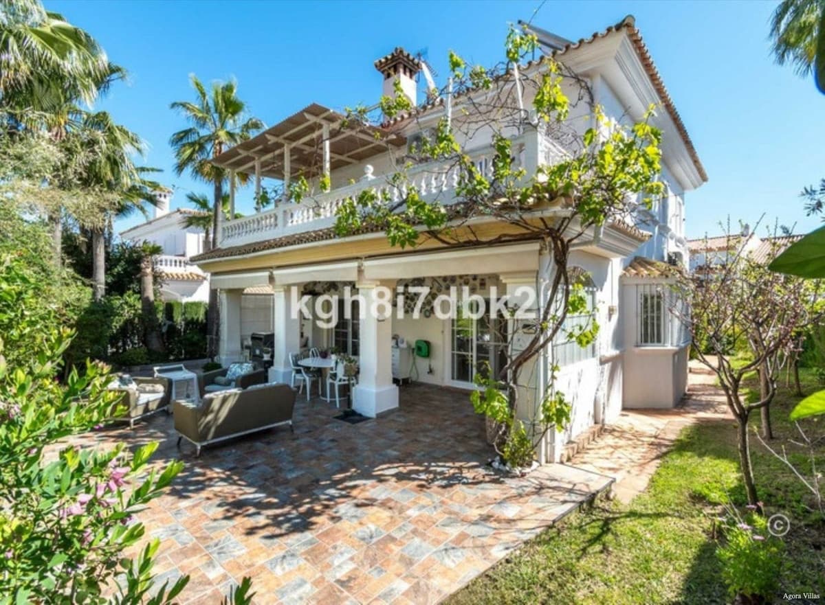 4 chambre Villa/Maison à vendre à New Golden Mile avec piscine garage - 995 000 € (Ref: 9836481)