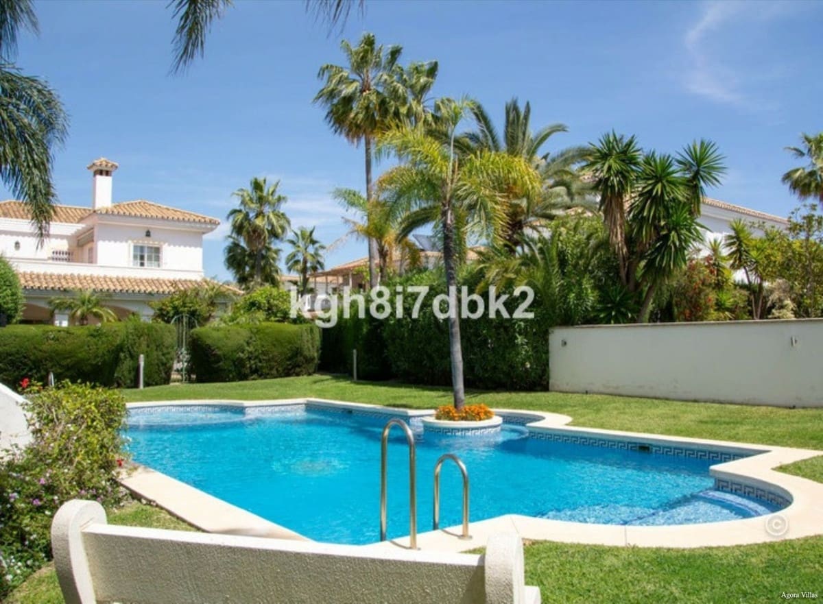 4 chambre Villa/Maison à vendre à New Golden Mile avec piscine garage - 995 000 € (Ref: 9836481)