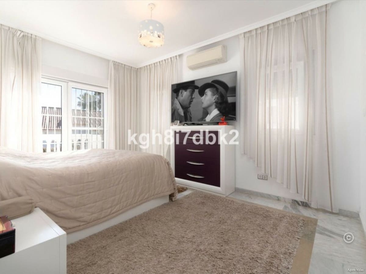 4 chambre Villa/Maison à vendre à New Golden Mile avec piscine garage - 995 000 € (Ref: 9836481)