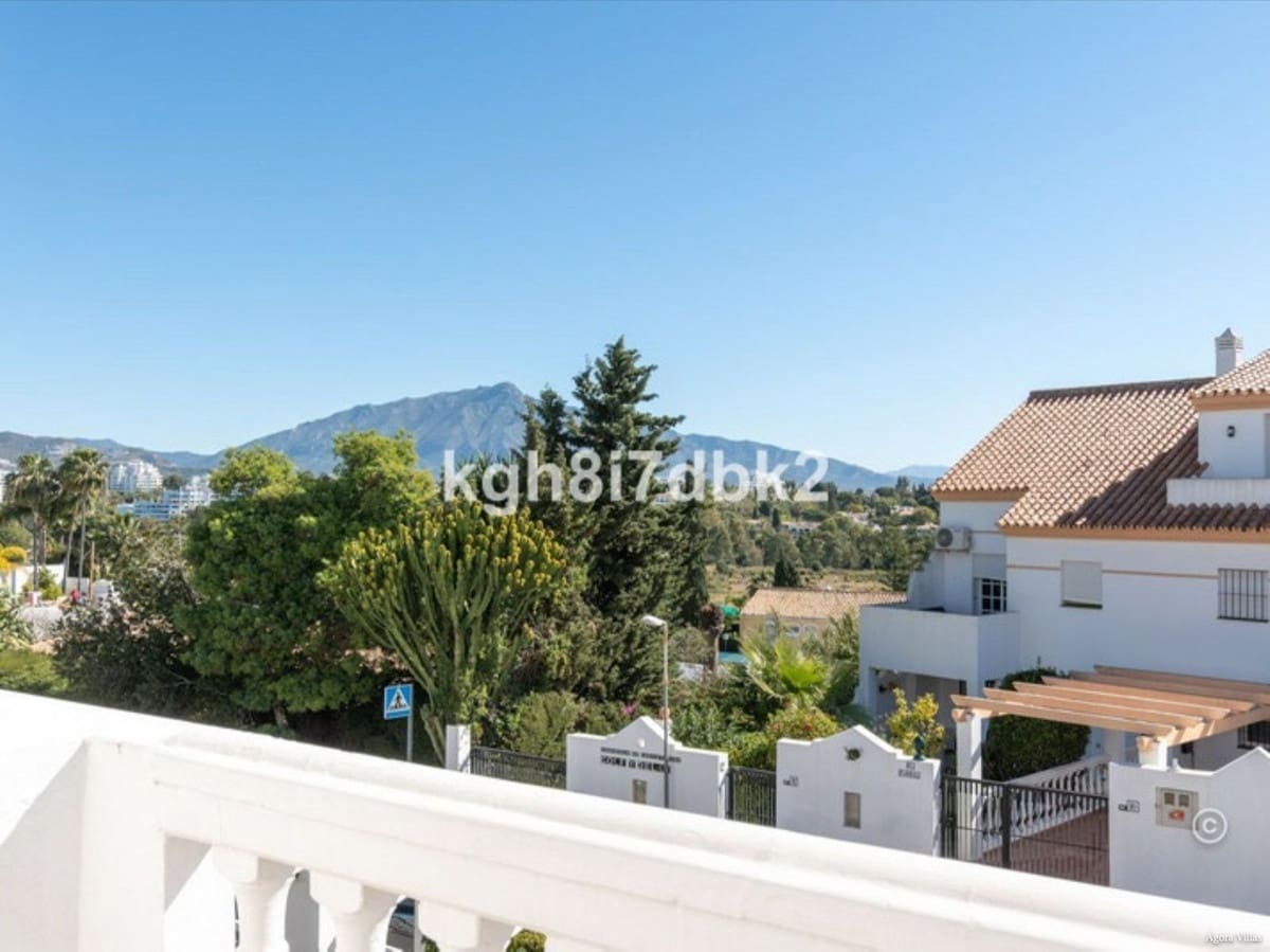 4 chambre Villa/Maison à vendre à New Golden Mile avec piscine garage - 995 000 € (Ref: 9836481)